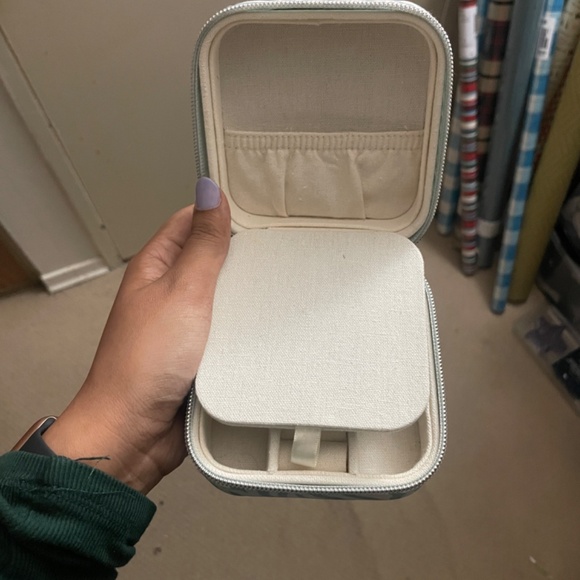 Milly Travel Jewelry Case - Picture 4 of 10